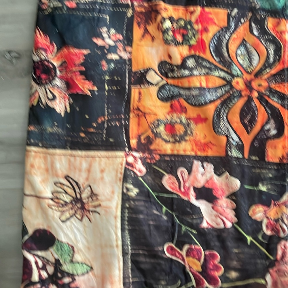 Beautiful Patchwork Patterned Blanket - Picture 2 of 3
